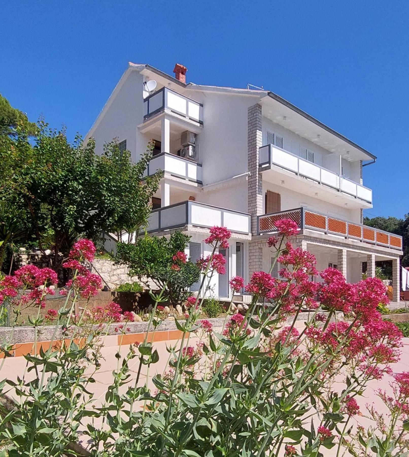 Milijana Apartments Rab Rab Town Exterior photo